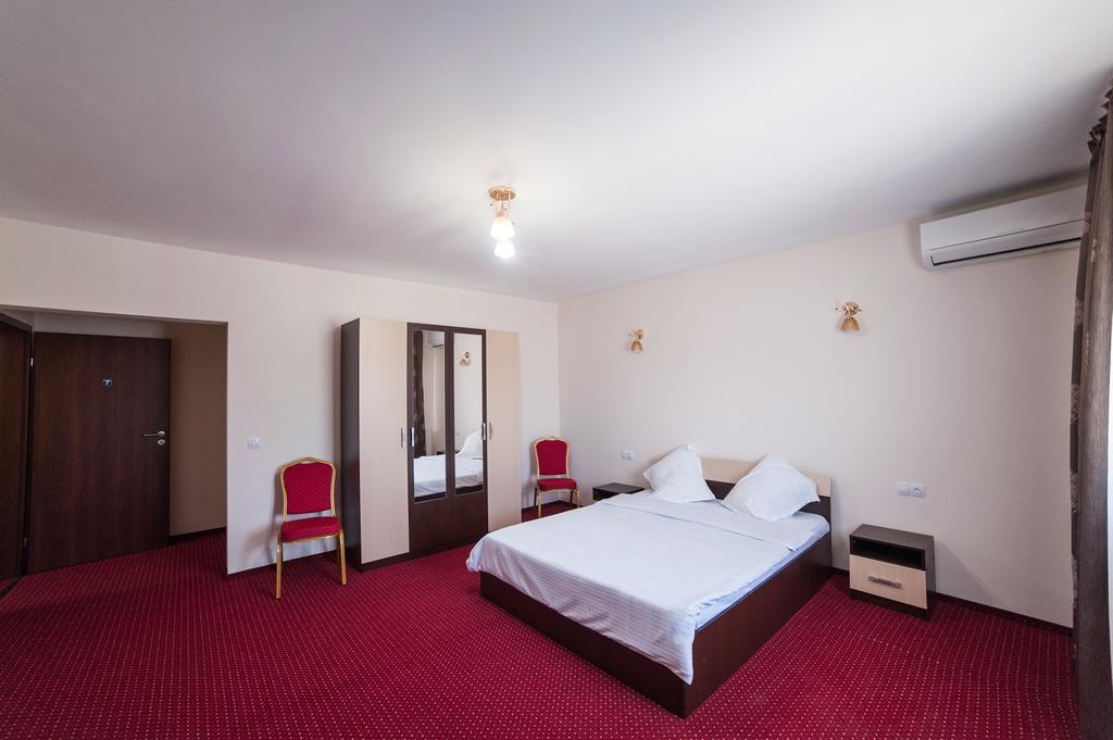 Vatra Romana Bed & Breakfast Răcarii de Jos Dış mekan fotoğraf